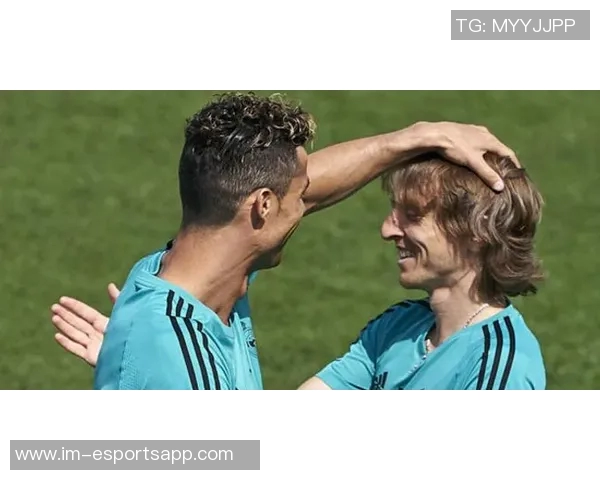 弗洛伦齐赞莫德里奇年过四十却依然年轻如二十五岁