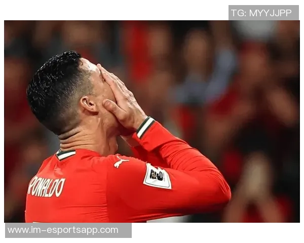 C罗全场表现亮眼7次射门收获2球并贡献高评分86