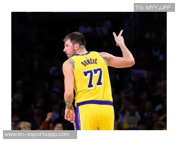 东契奇瘦身显成效半场高效得分22分展现攻防全能实力