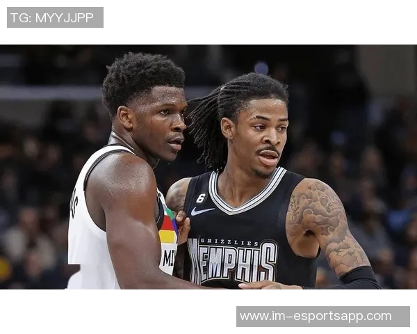 兰德尔盛赞爱德华兹超越期待认为他是一位真诚可靠的非凡球员 兰德尔盛赞爱德华兹超越期待认为他是一位真诚可靠的非凡球员