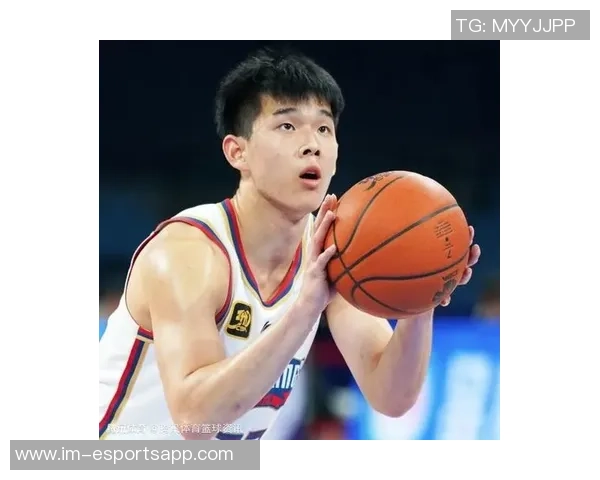 媒体人分析林葳投篮表现不如预期强调需正视身体对抗能力不足问题 媒体人分析林葳投篮表现不如预期强调需正视身体对抗能力不足问题