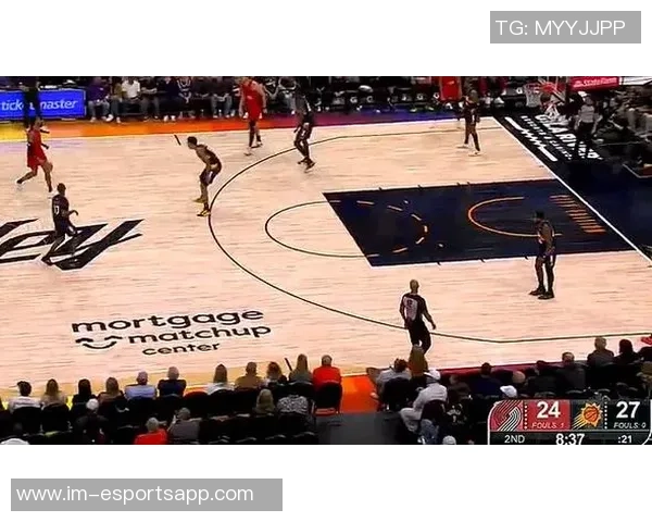 太阳主帅称马卢阿奇设立新标杆期待他持续高水平表现 太阳主帅称马卢阿奇设立新标杆期待他持续高水平表现