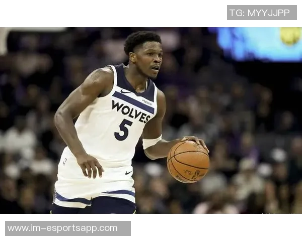 爱德华兹自信发言期待队友支持最后时刻将球交给我发挥关键作用